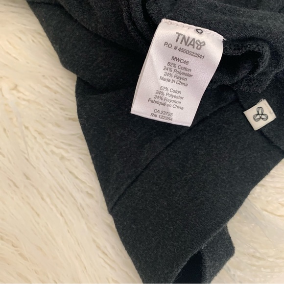 Aritzia TNA Dark Gray Long Sleeve Top - Picture 6 of 11